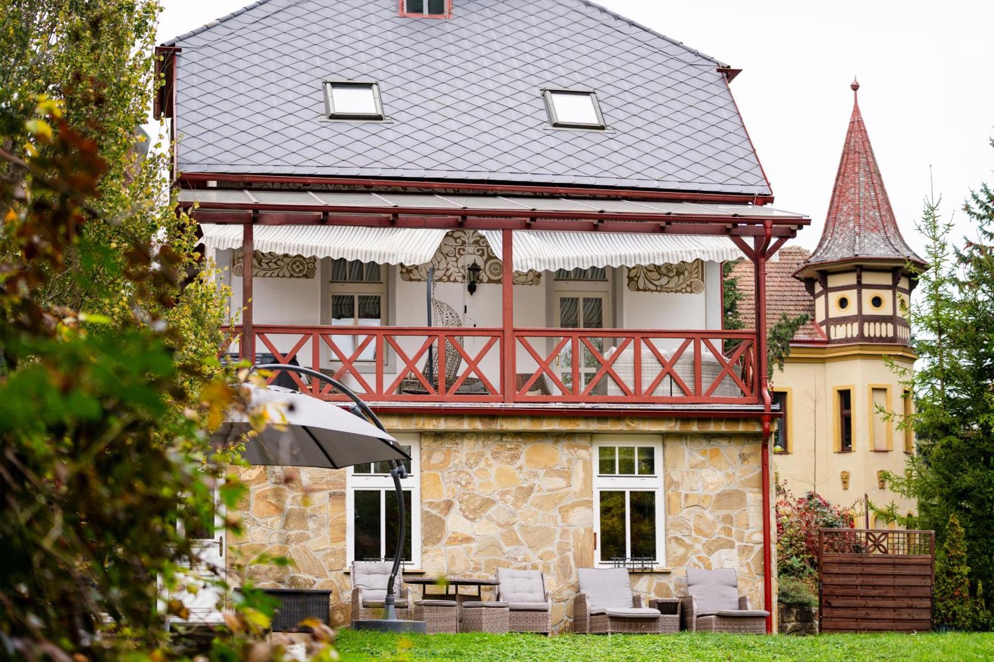 Villa Emausy Luhačovice エクステリア 写真