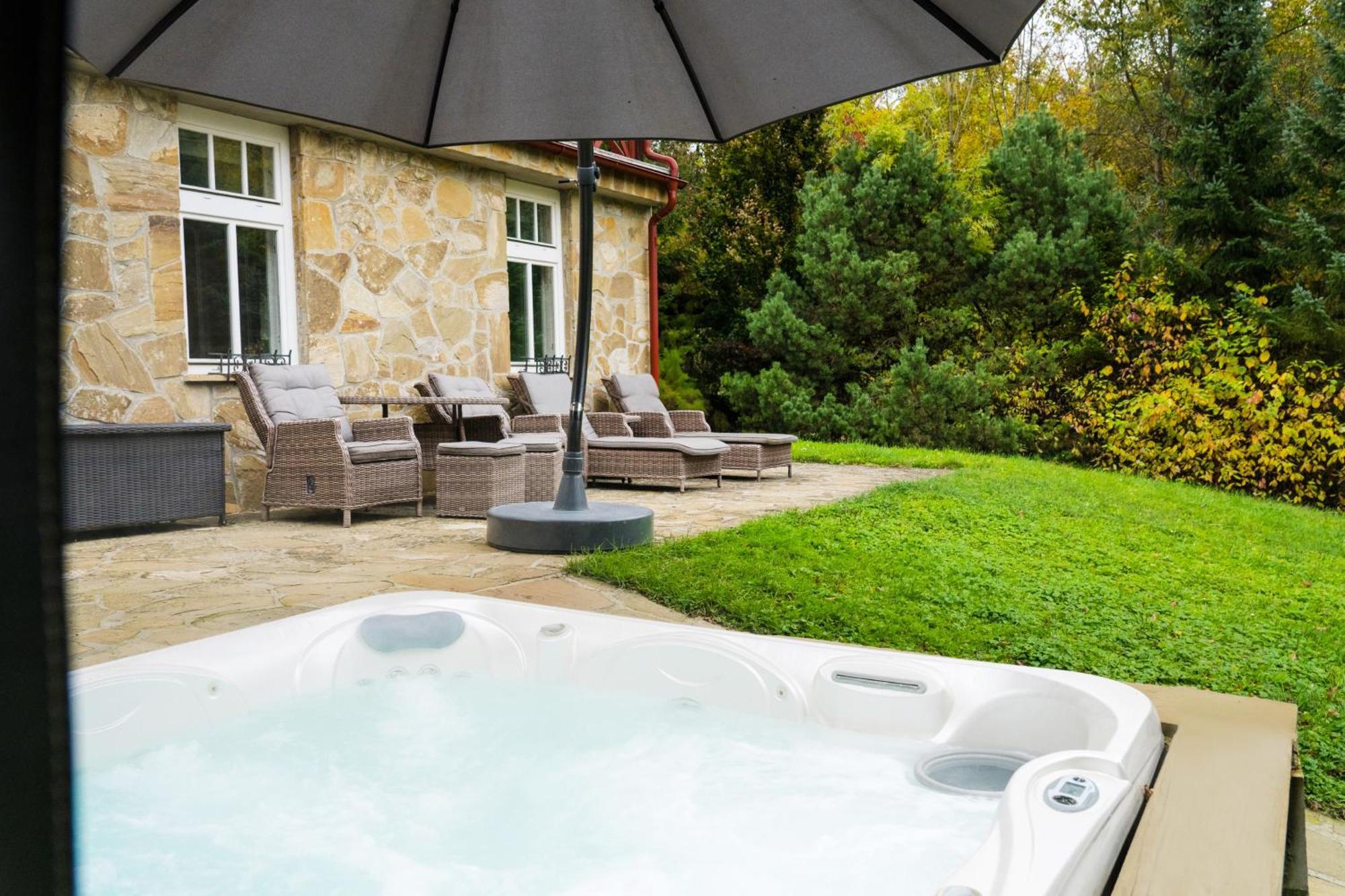 Villa Emausy Luhačovice エクステリア 写真